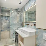 Rent A - Caire, Montorgueil
