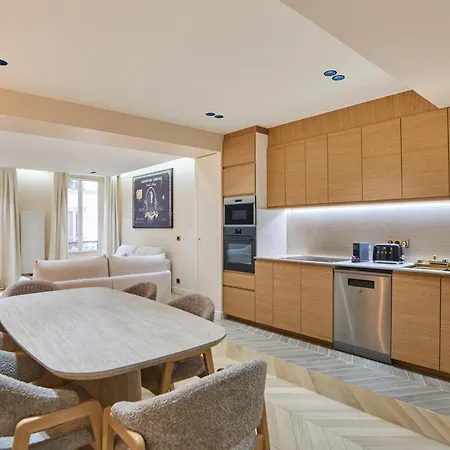 Rent A - Caire, Montorgueil Paris