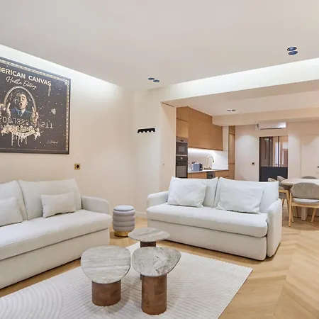 Rent A - Caire, Montorgueil Paris