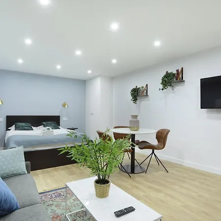 Rent A - Caire, Montorgueil *