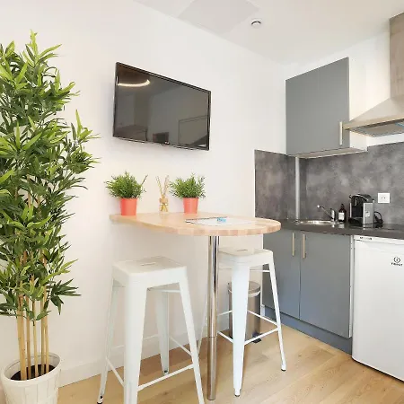 Rent A - Caire, Montorgueil *