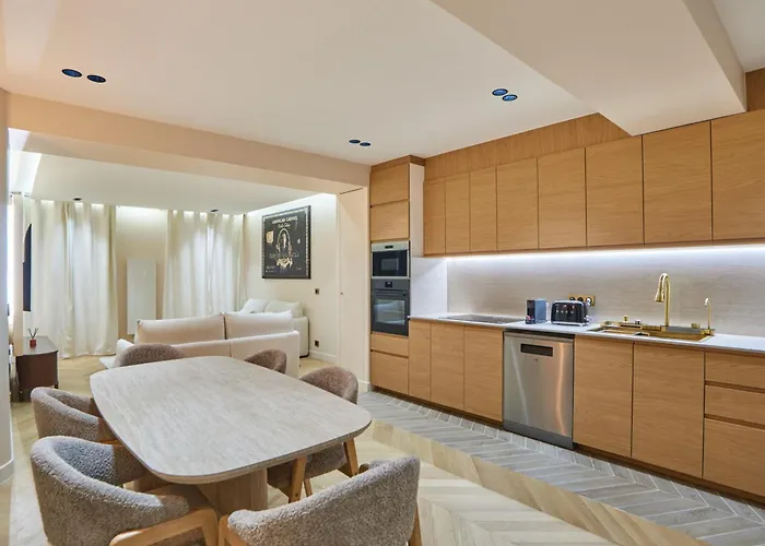 Rent A - Caire, Montorgueil *