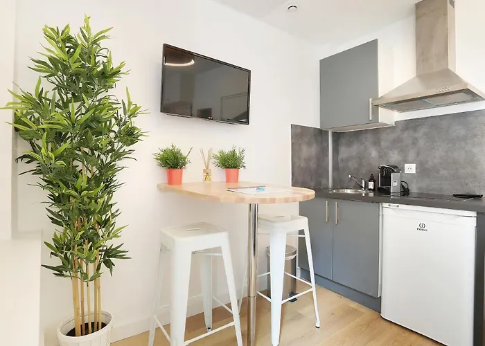 Rent A - Caire, Montorgueil *